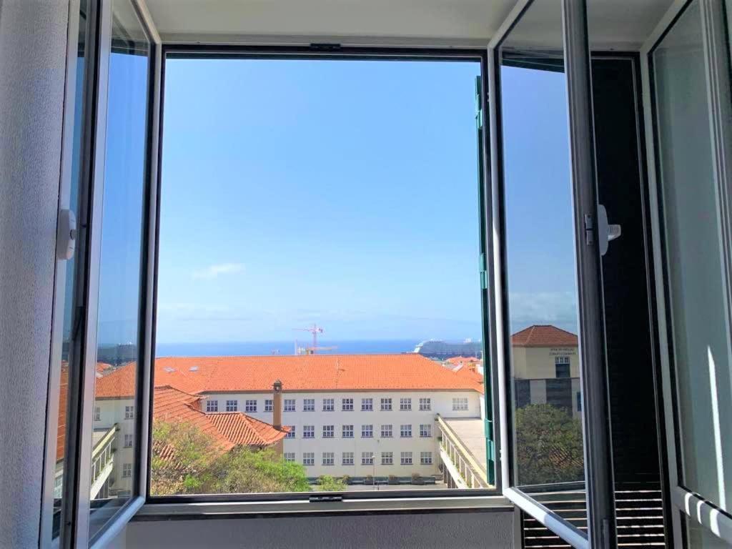 Madeira, 3 Bedroom Apartment With Ocean Views In Funchal Luaran gambar